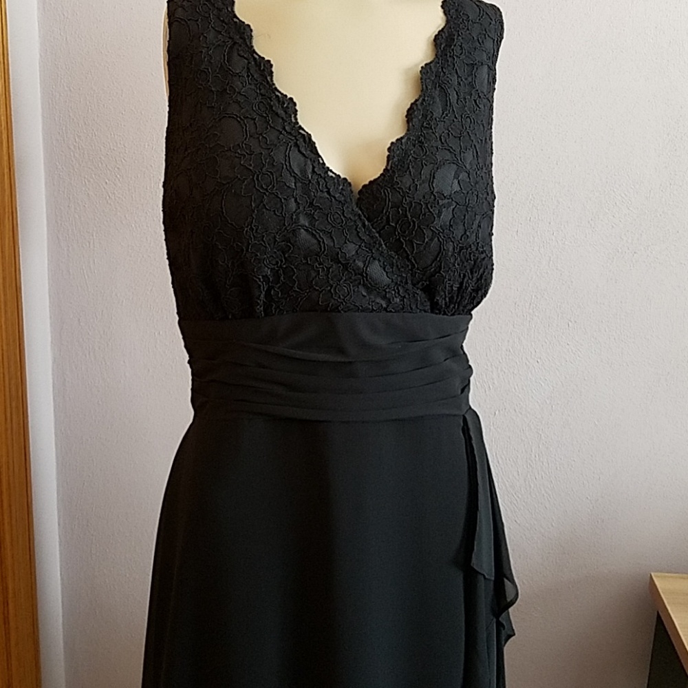 Jessica Howard Black Lace Bodice Midi Dress